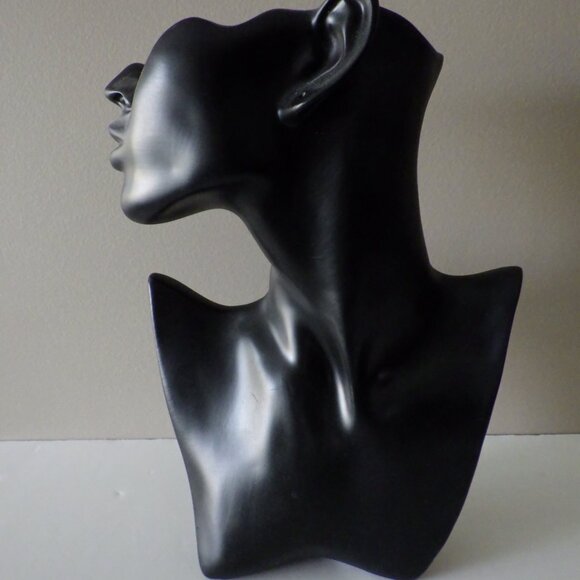 Jewelry Display Mannequin Head Bust Stand Half Face Resin Necklace Earring Scarf - Picture 1 of 5